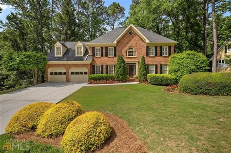 Homes for sale in dunwoody georgia 5M with the avg price of a 2-bed single family home of $2
